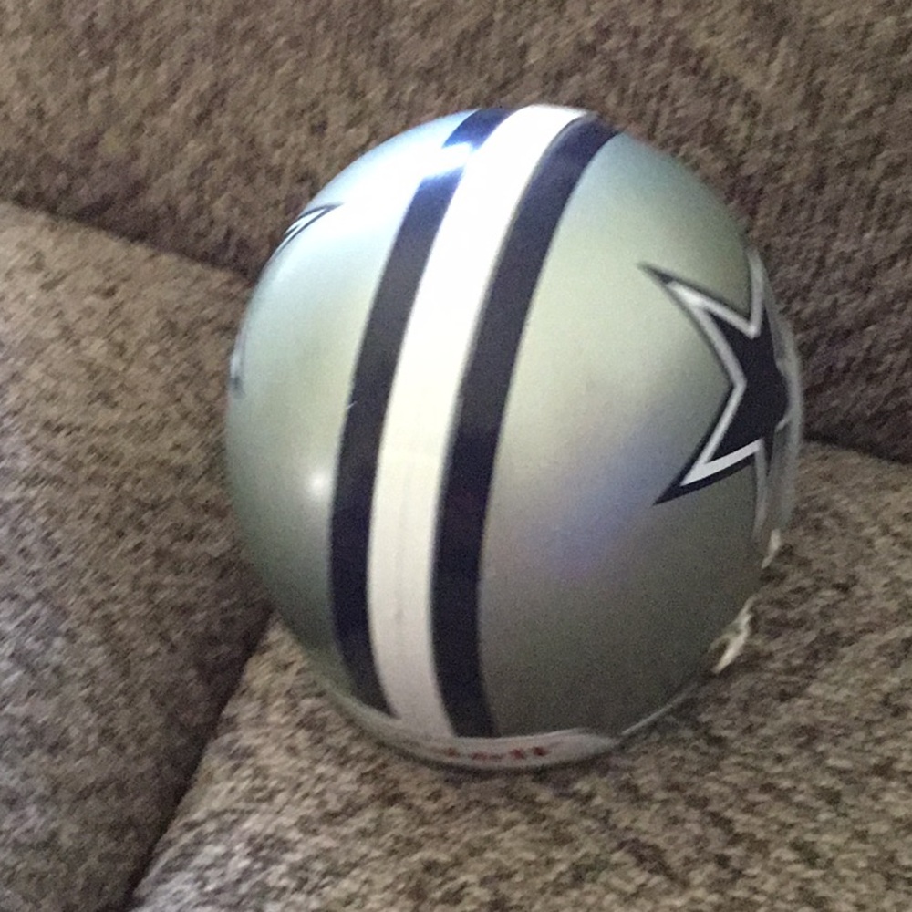 Silver Dallas Cowboys mini Football Helmet with Star Logo - Picture 4 of 6